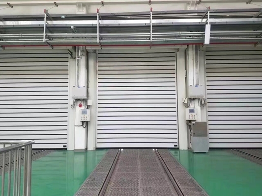 Schwarze Walnuss Veneer Fertig Aluminiumlegierung Hochgeschwindigkeitssicherheitslager Garagentor